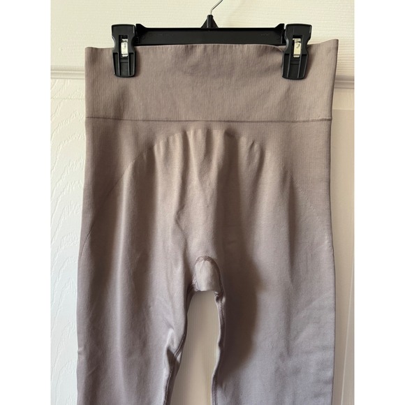 Cuyana Stretch Leggings Seamless Waistband Full Length Taupe Size L XL - Picture 3 of 4